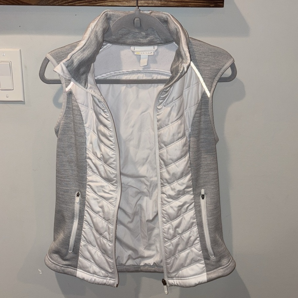 Zella Zelfusion Water Repellent Quilted Vest w/Hood Size Medium White/Gray - Picture 6 of 12